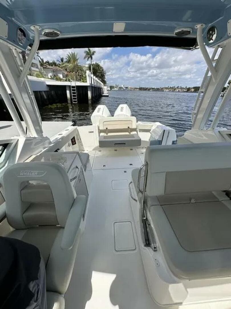 2022 Boston Whaler 280 Vantage — photo 19