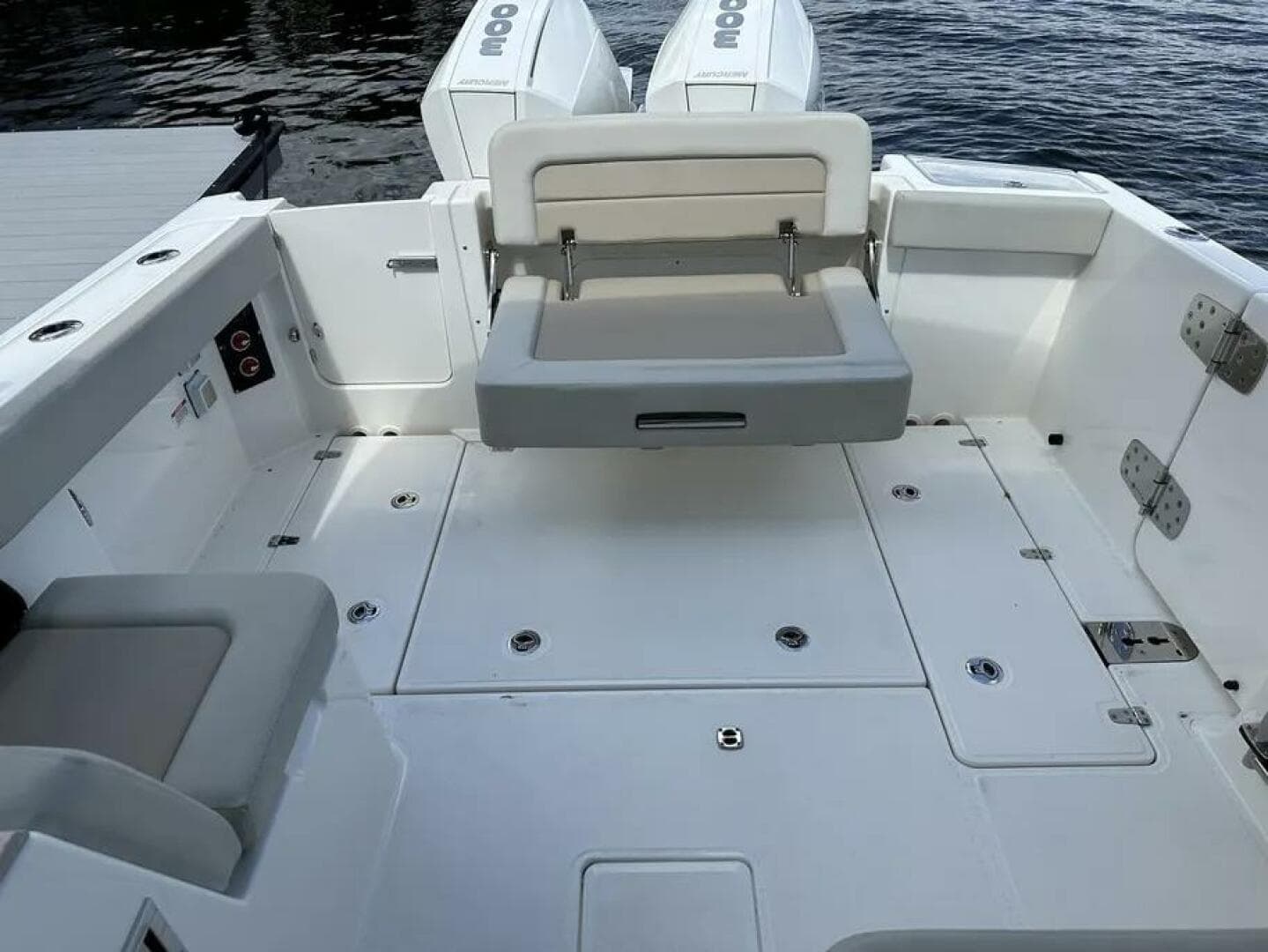 2022 Boston Whaler 280 Vantage — photo 9