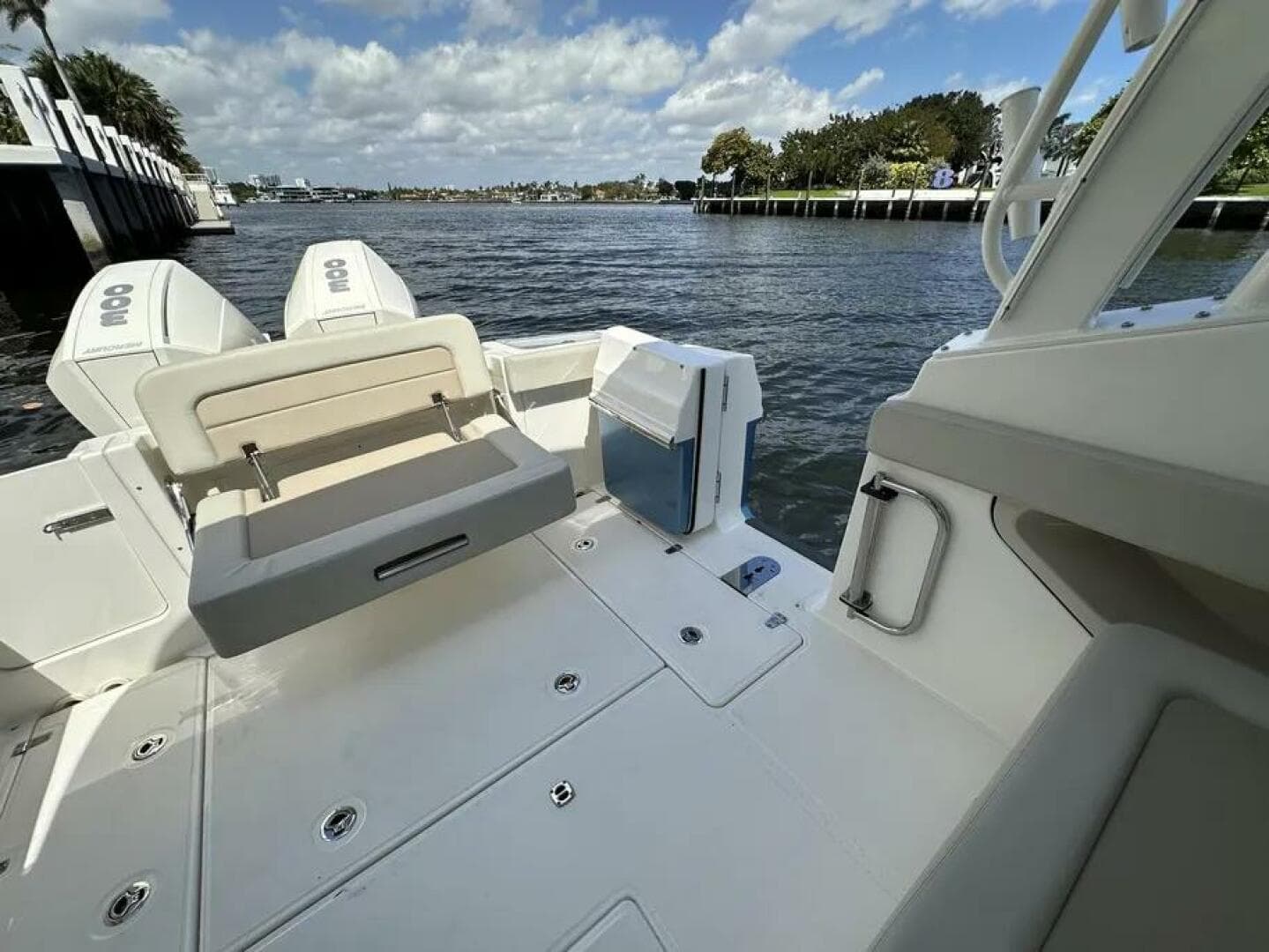 2022 Boston Whaler 280 Vantage — photo 11