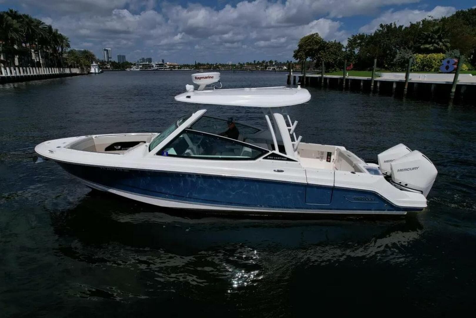 2022 Boston Whaler 280 Vantage — photo 1