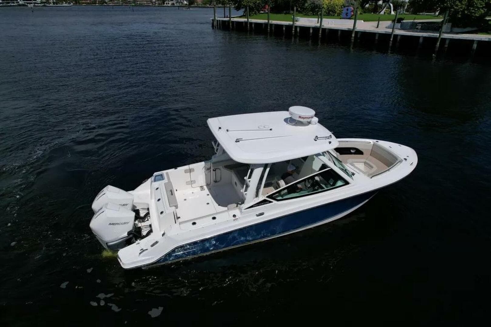 2022 Boston Whaler 280 Vantage — photo 38