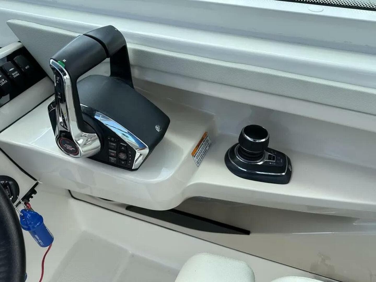 2022 Boston Whaler 280 Vantage — photo 34