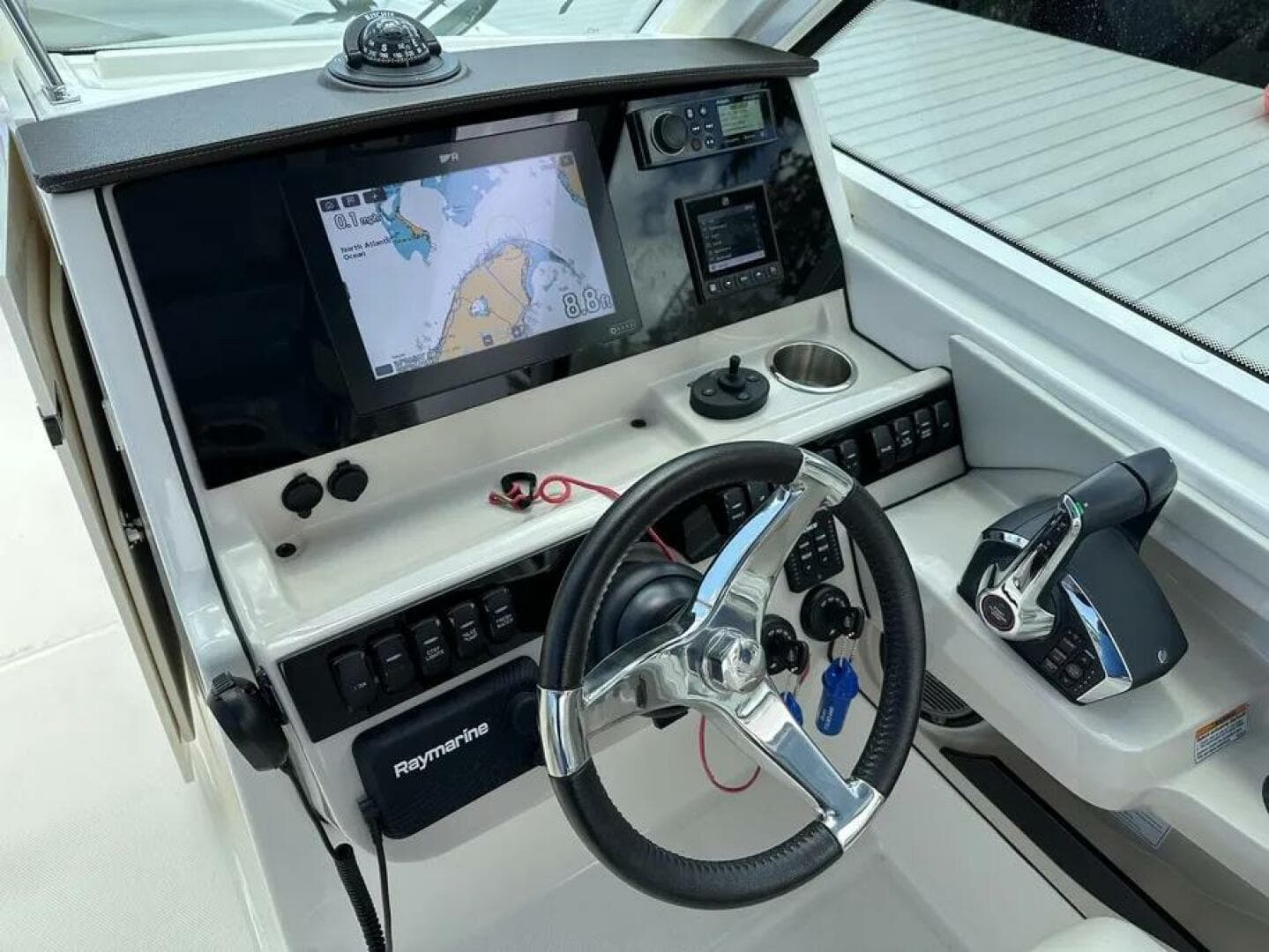2022 Boston Whaler 280 Vantage — photo 33