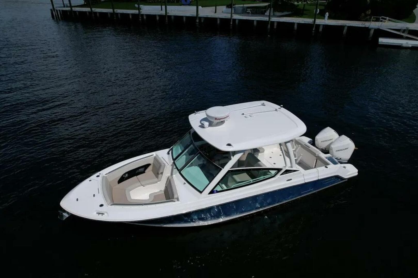 2022 Boston Whaler 280 Vantage — photo 43