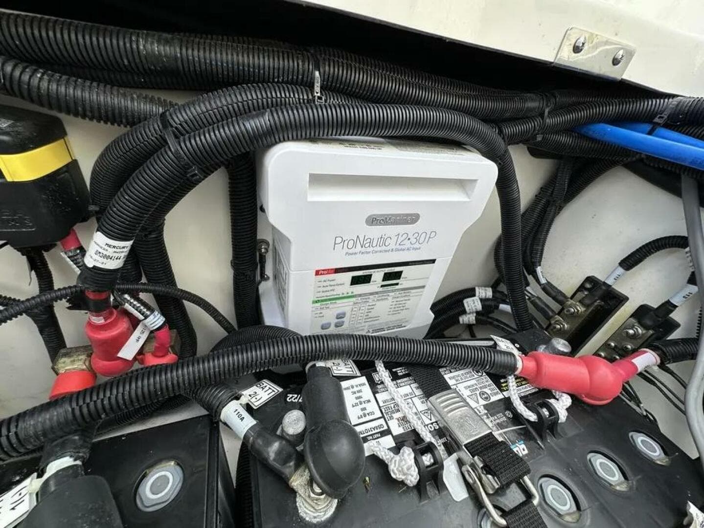 2022 Boston Whaler 280 Vantage — photo 25