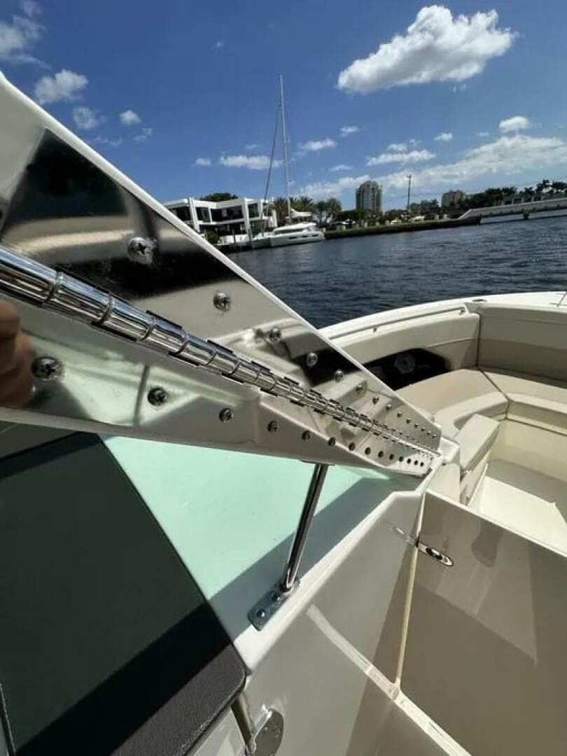 2022 Boston Whaler 280 Vantage — photo 21