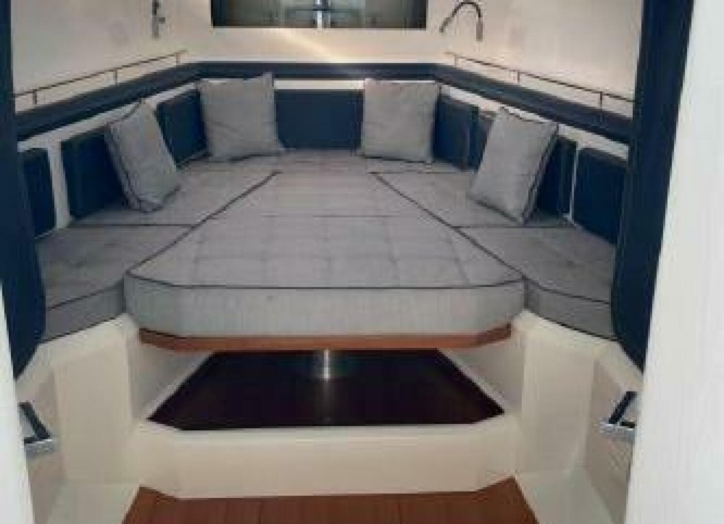 2017 Evo 43 — photo 24