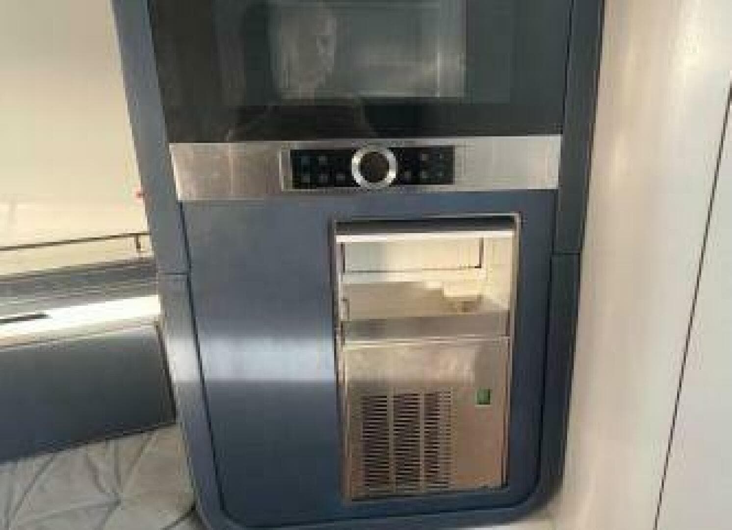 2017 Evo 43 — photo 18