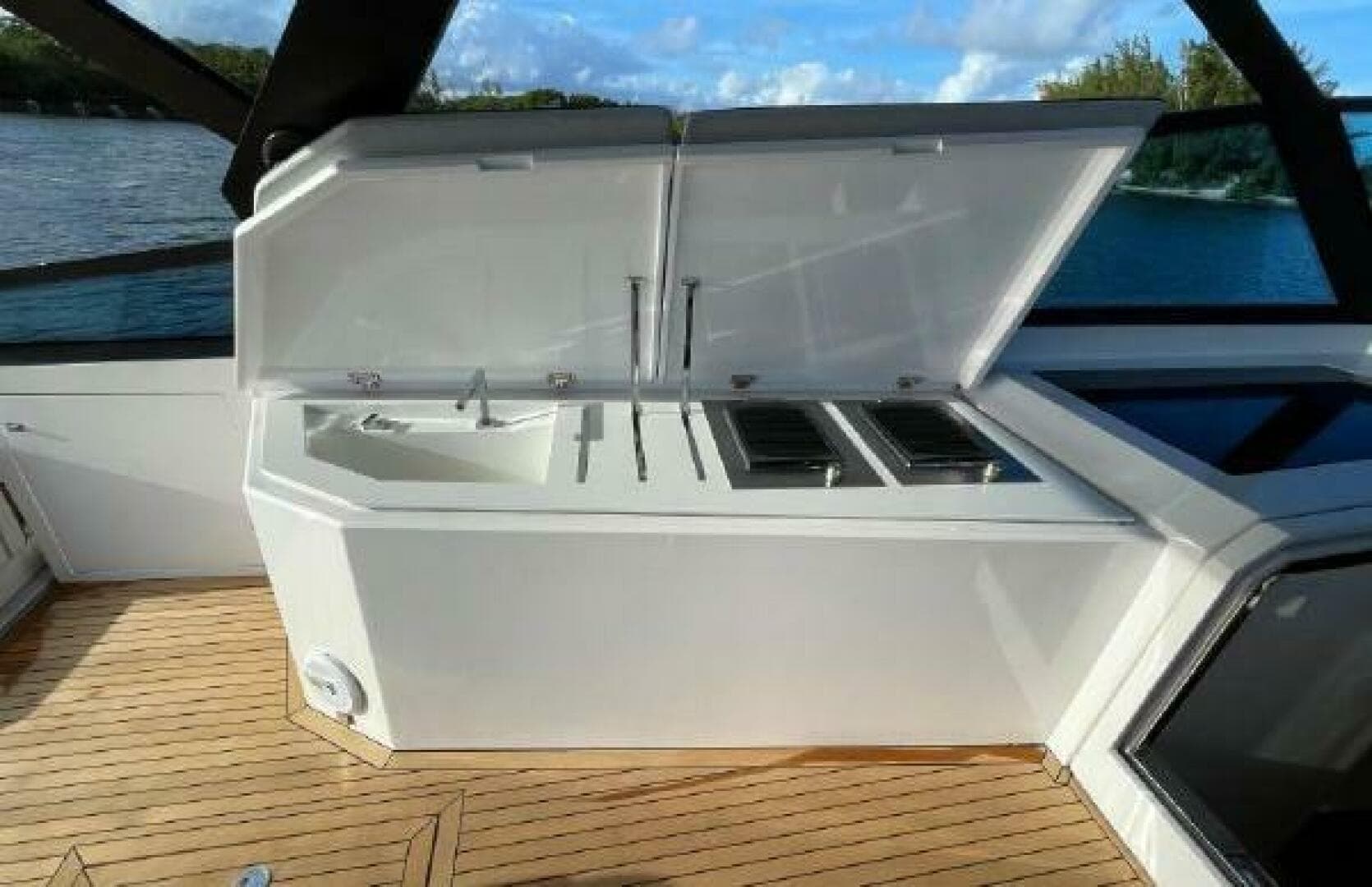 2017 Evo 43 — photo 15