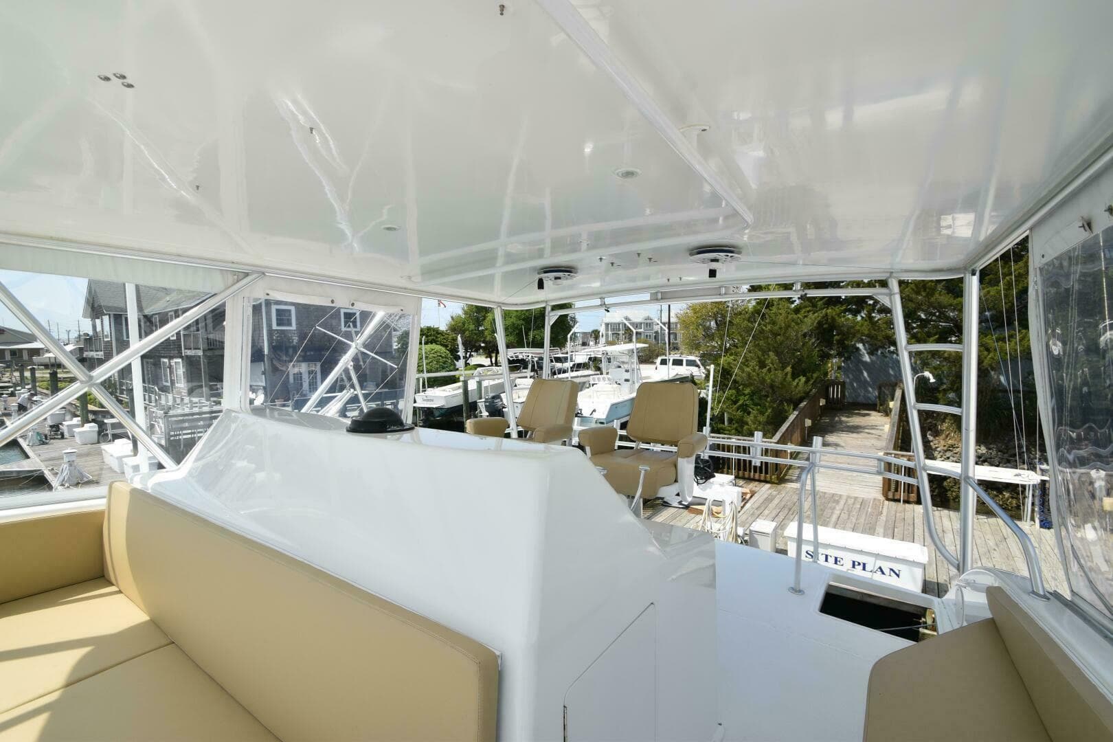 2000 Viking 55 Convertible — photo 40