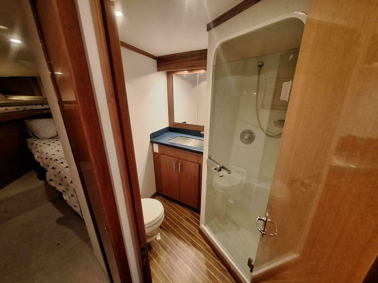 2000 Viking 55 Convertible — photo 66