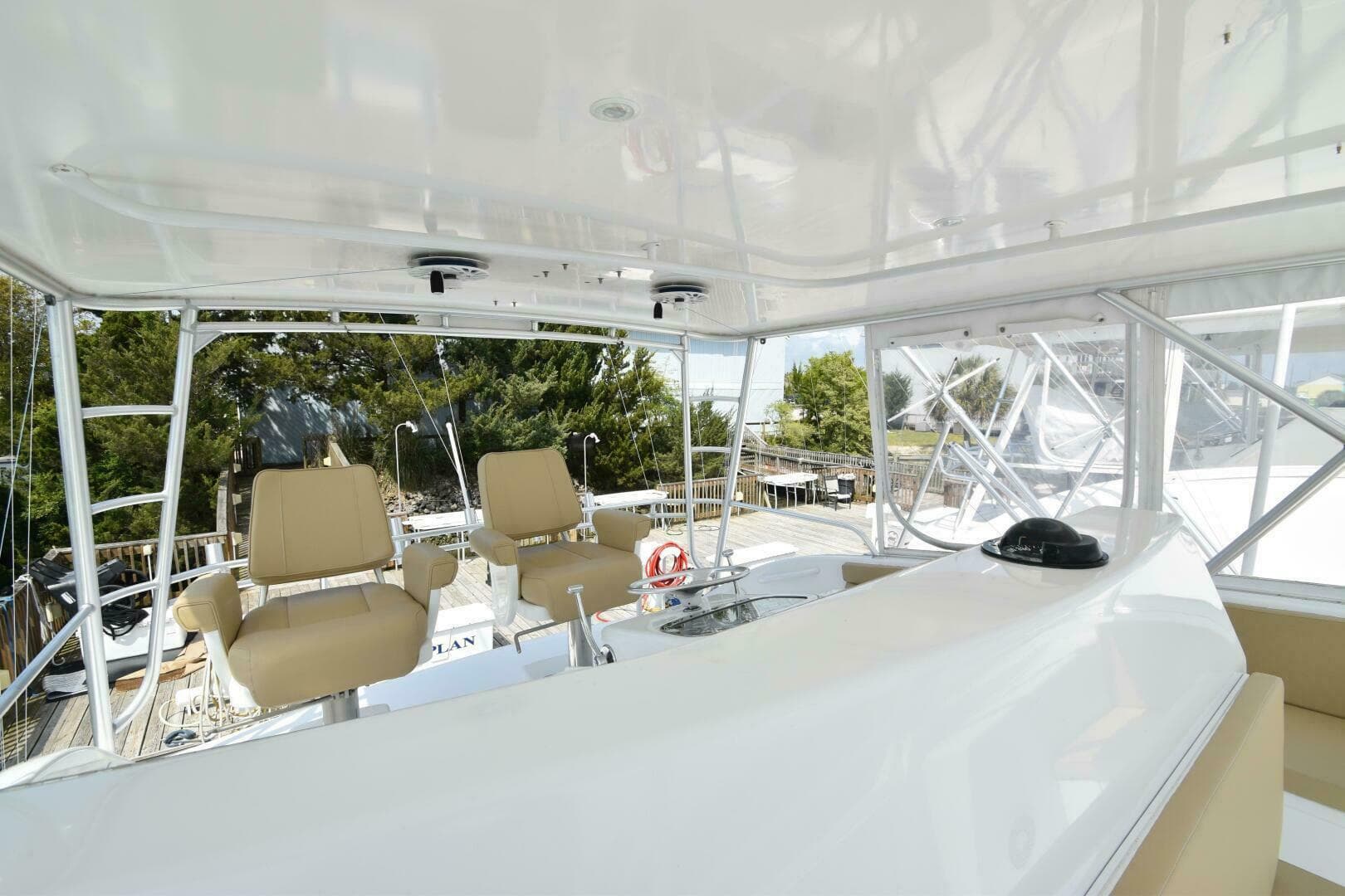 2000 Viking 55 Convertible — photo 42