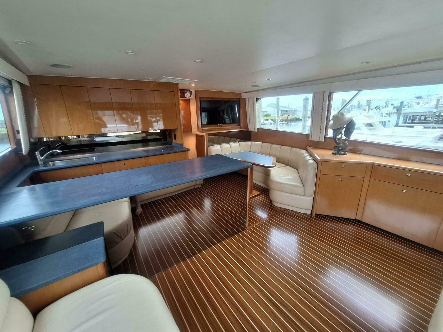 2000 Viking 55 Convertible — photo 45