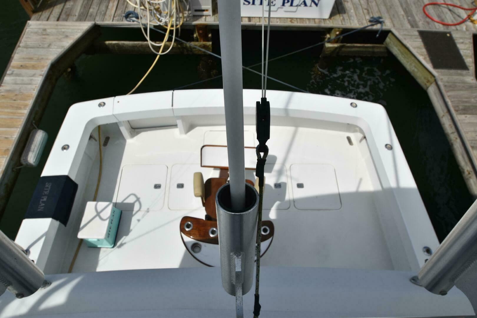 2000 Viking 55 Convertible — photo 33