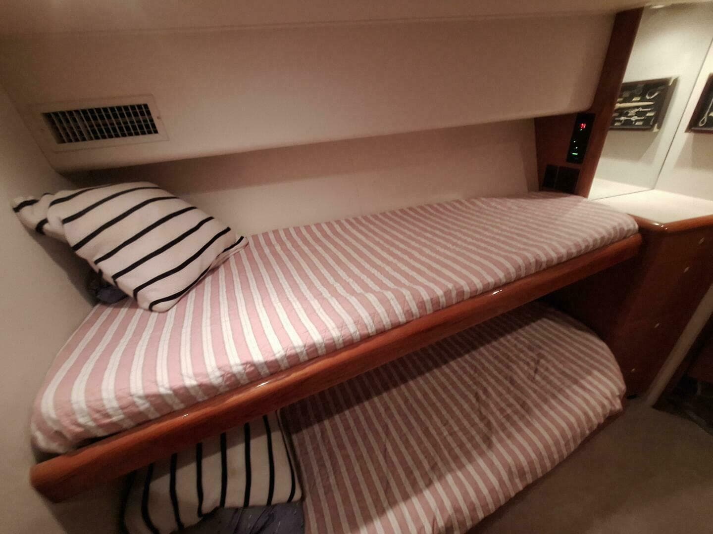 2000 Viking 55 Convertible — photo 70