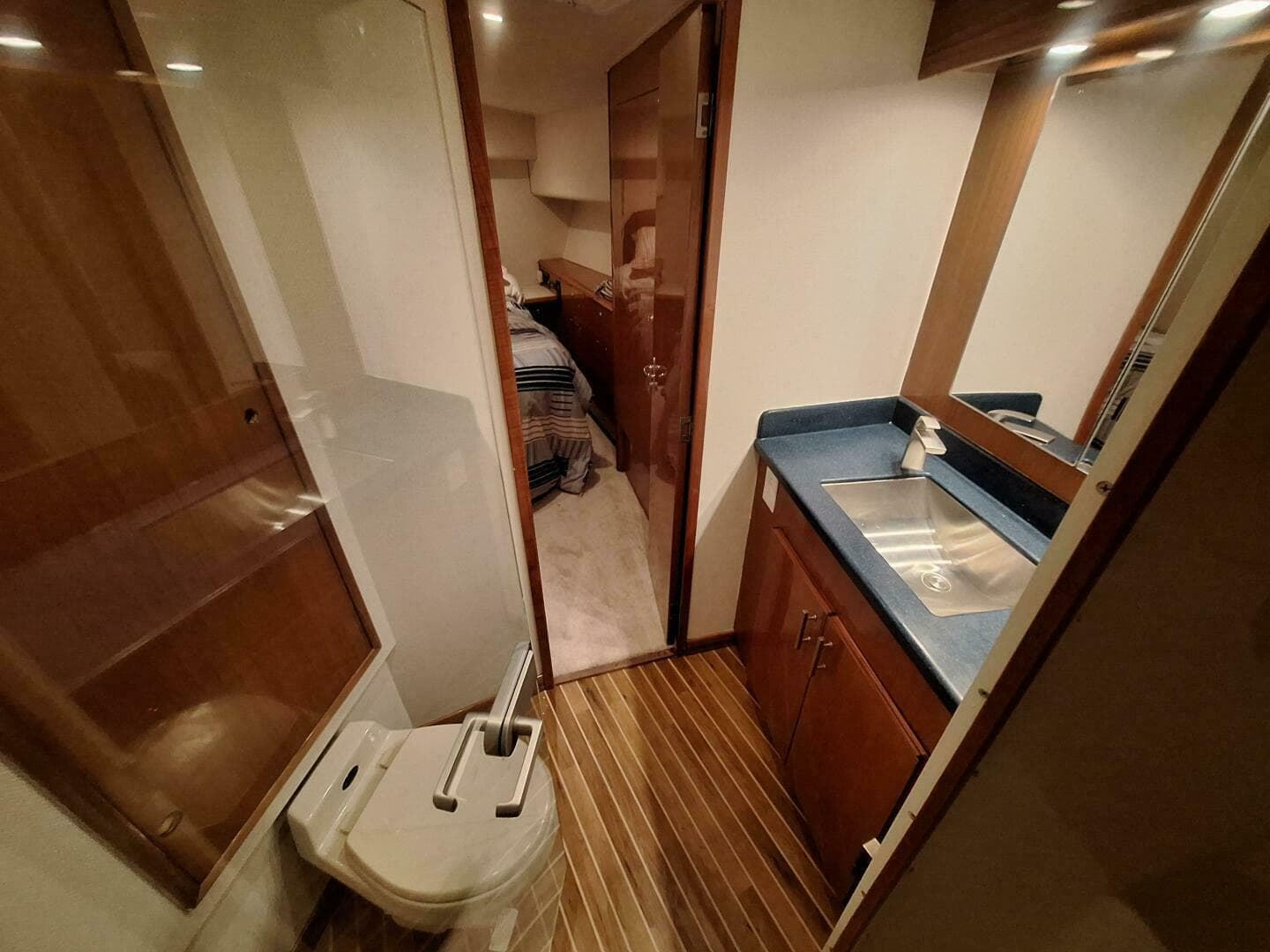 2000 Viking 55 Convertible — photo 67