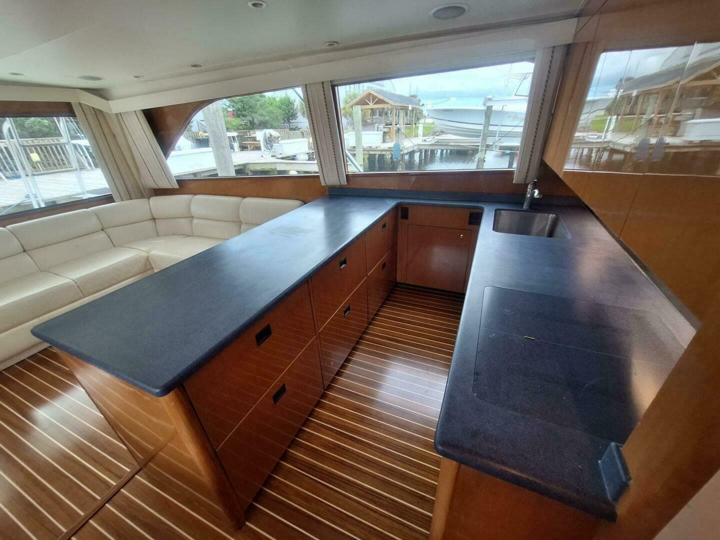 2000 Viking 55 Convertible — photo 51