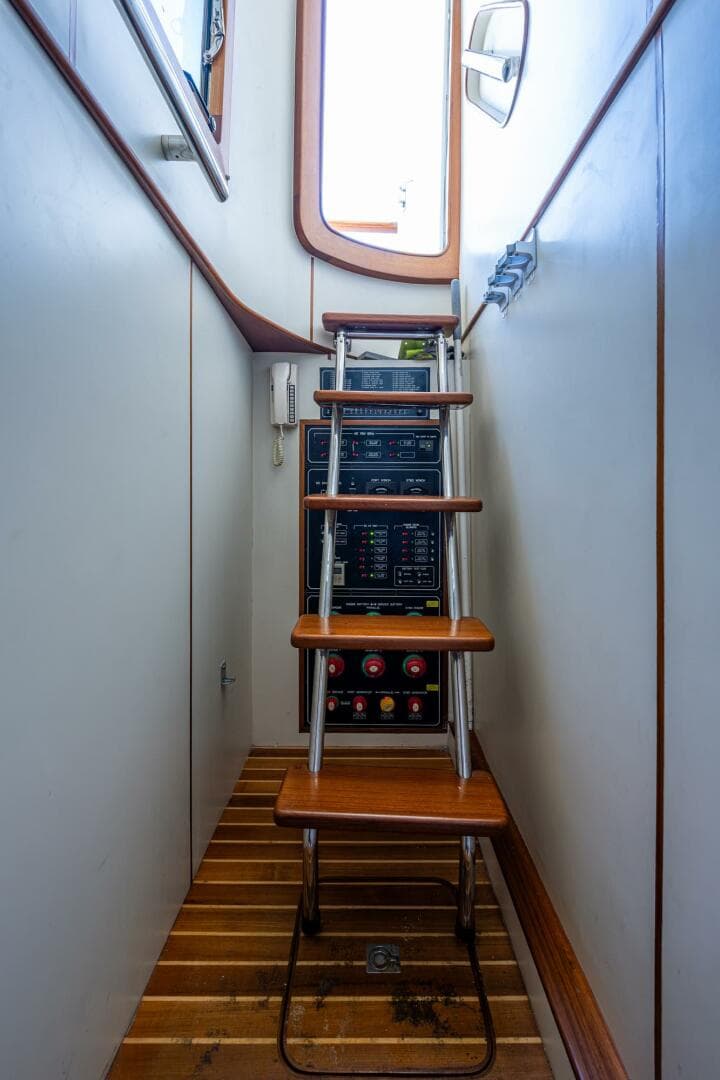 2013 Marlow Explorer Enclosed Bridge — photo 73