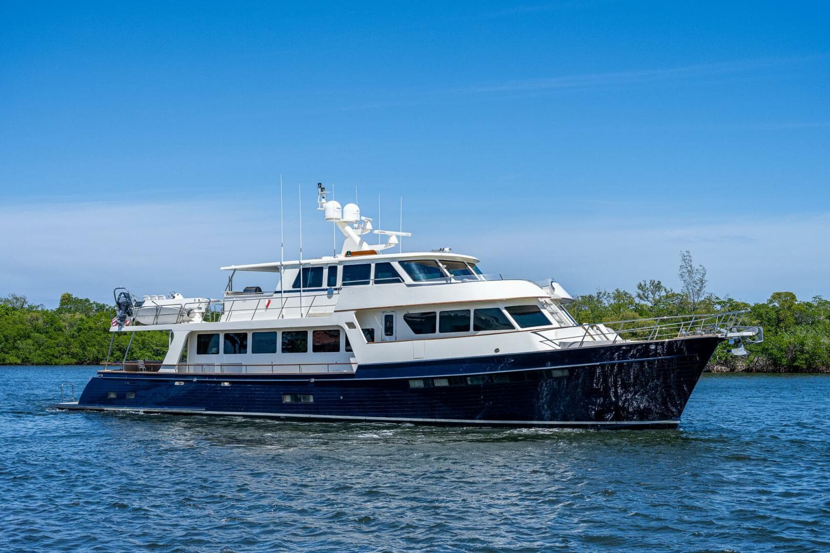 2013 Marlow Explorer Enclosed Bridge — photo 84