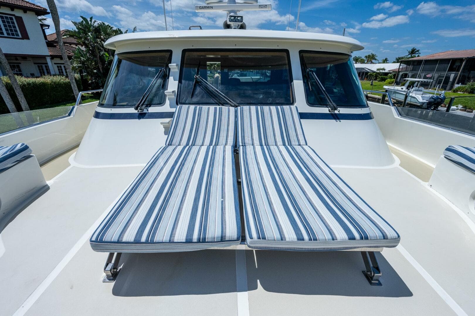 2013 Marlow Explorer Enclosed Bridge — photo 9