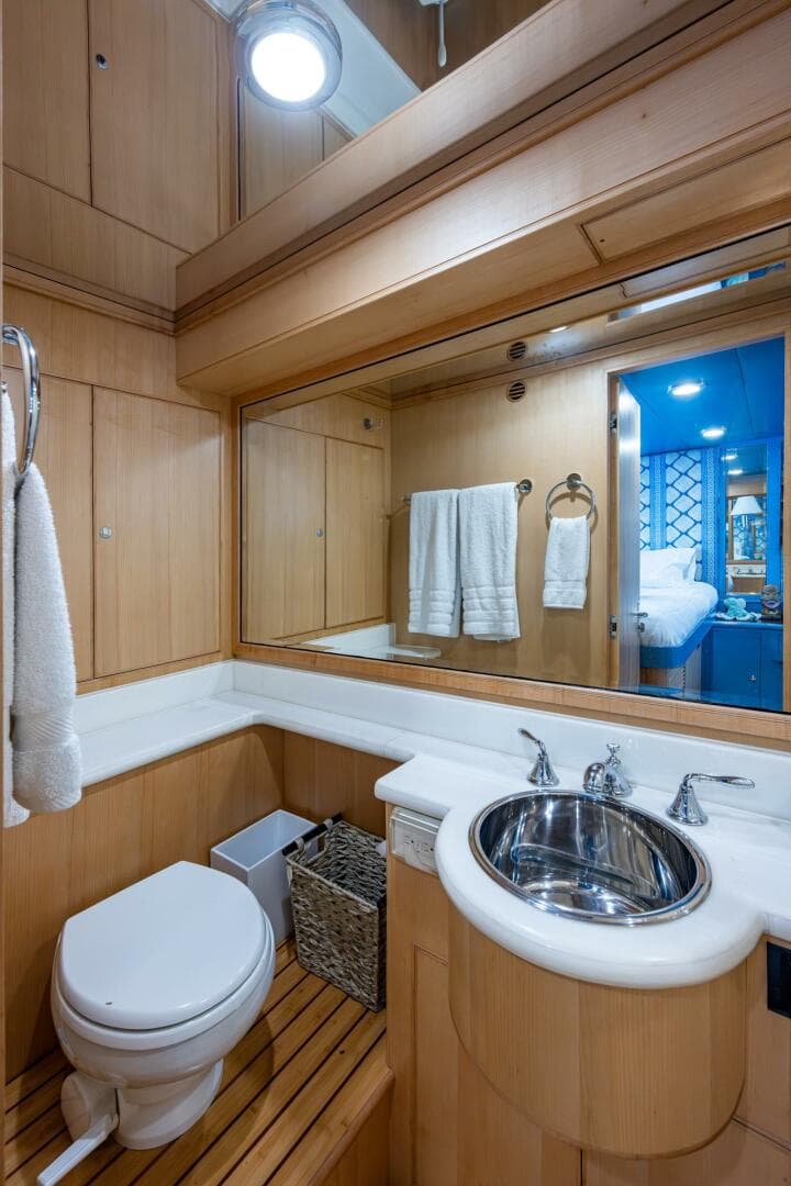 2013 Marlow Explorer Enclosed Bridge — photo 70