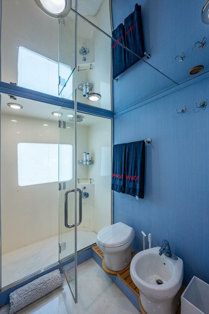 2013 Marlow Explorer Enclosed Bridge — photo 57