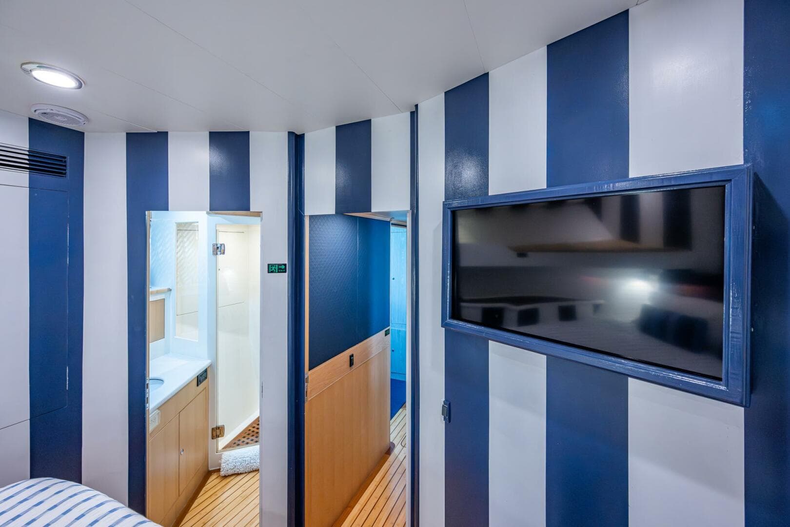 2013 Marlow Explorer Enclosed Bridge — photo 67