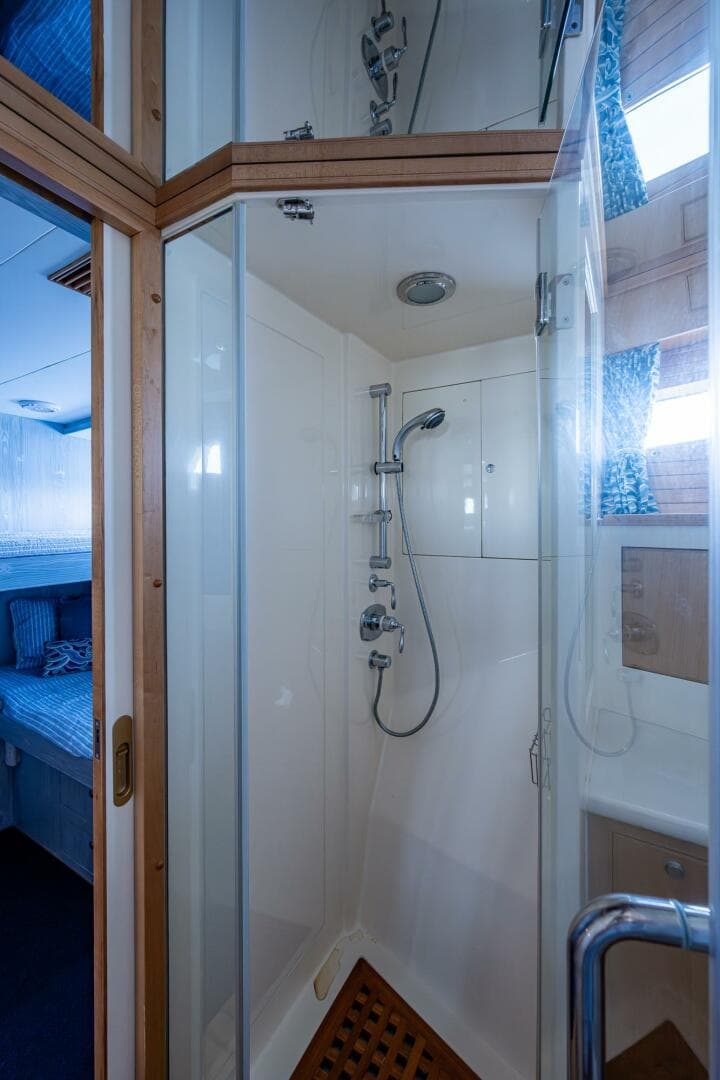 2013 Marlow Explorer Enclosed Bridge — photo 79