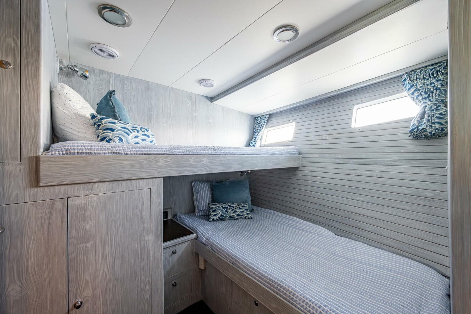 2013 Marlow Explorer Enclosed Bridge — photo 77