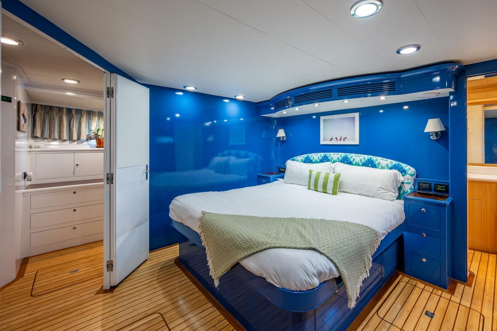 2013 Marlow Explorer Enclosed Bridge — photo 59