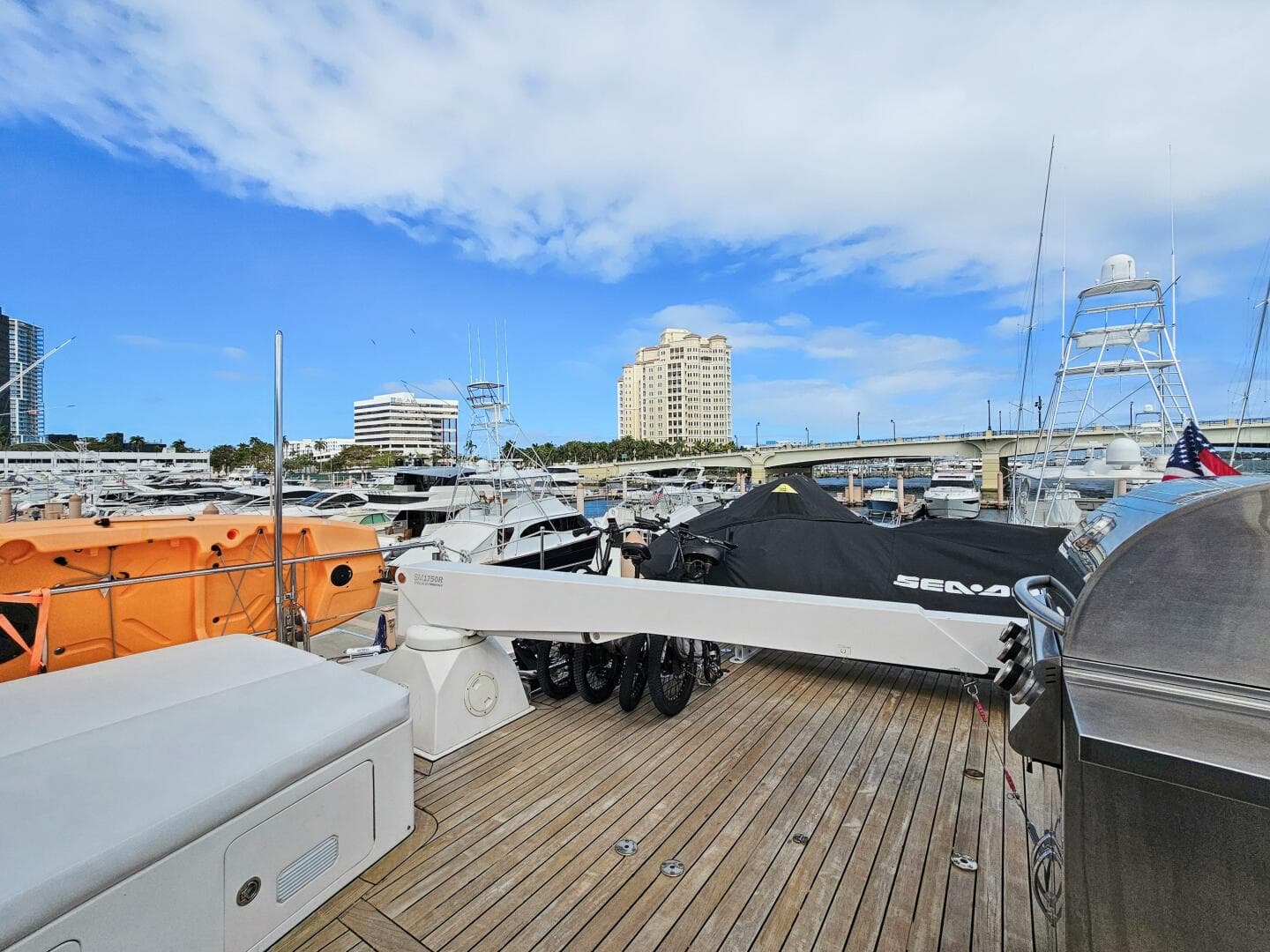 2010 Ocean Alexander 83 — photo 36