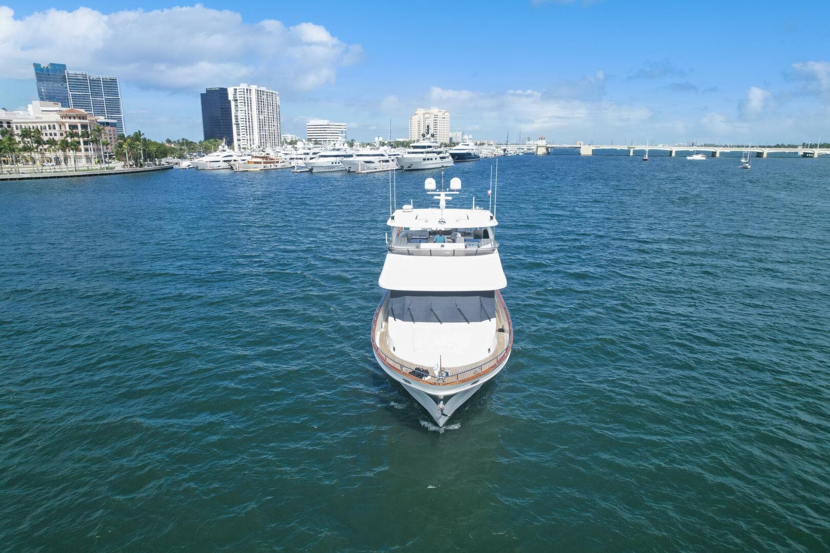 2010 Ocean Alexander 83 — photo 12