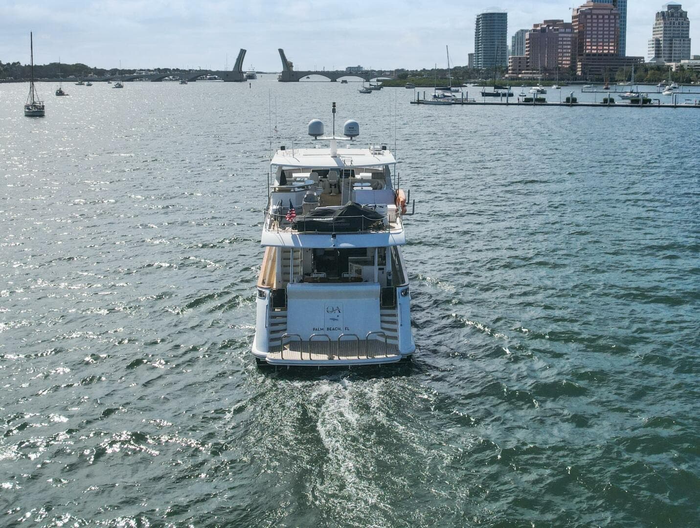 2010 Ocean Alexander 83 — photo 6