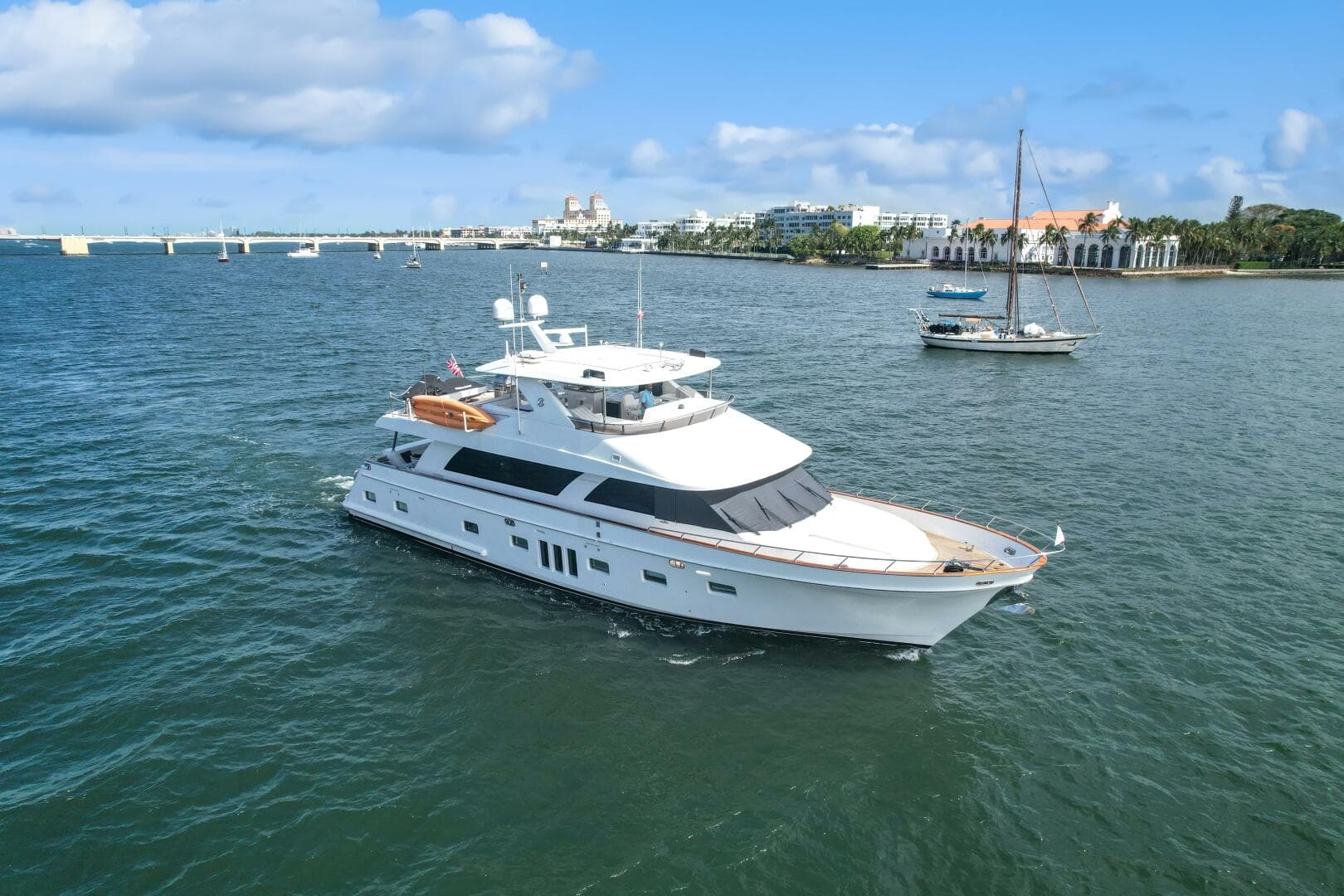 2010 Ocean Alexander 83 — photo 11