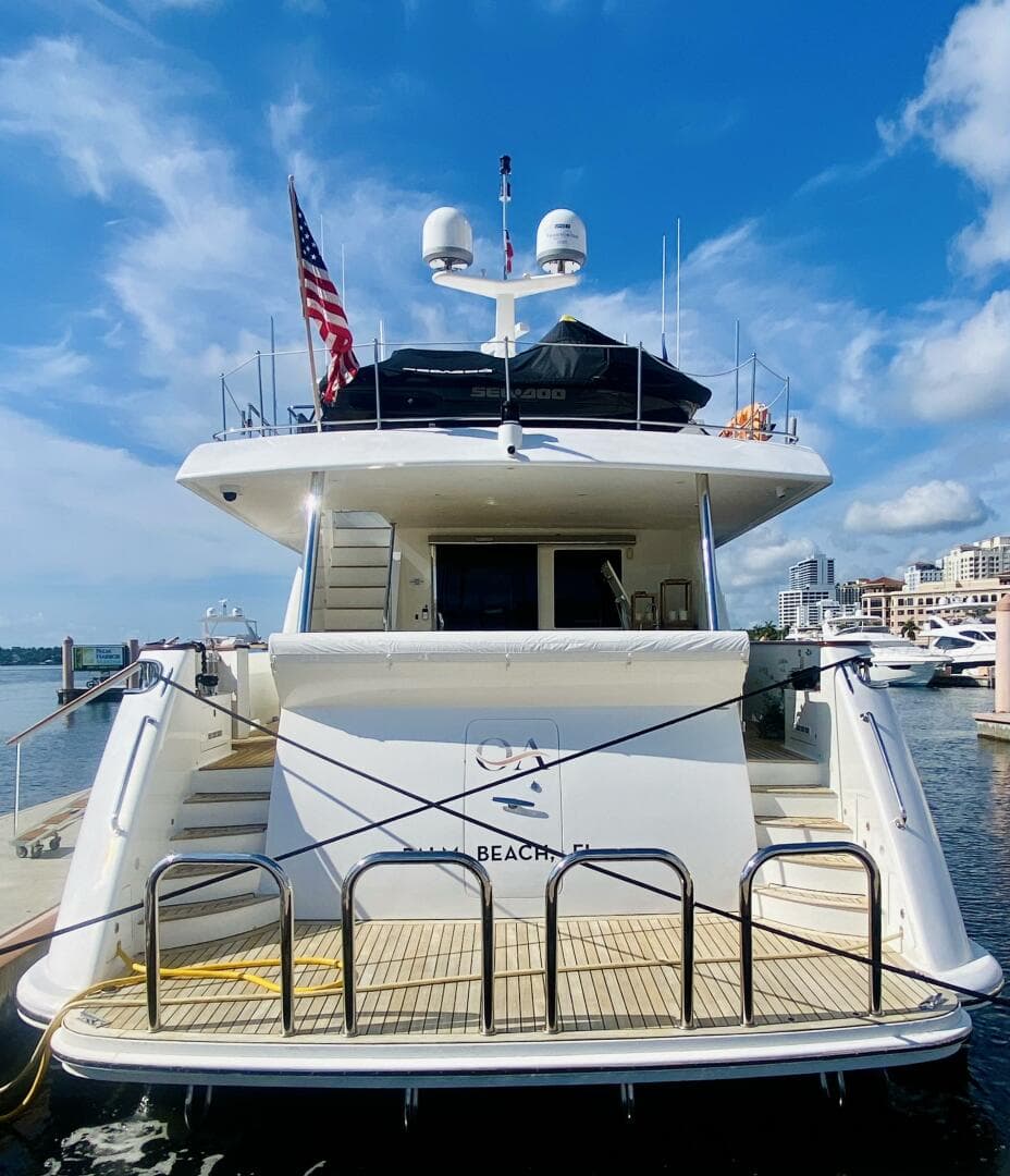 2010 Ocean Alexander 83 — photo 17