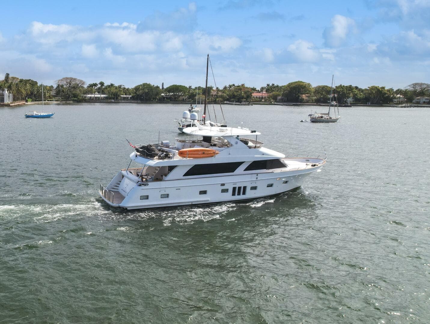 2010 Ocean Alexander 83 — photo 8