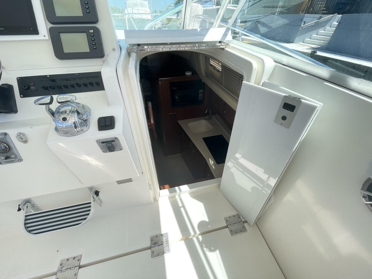 2007 Rampage 38 Express — photo 84