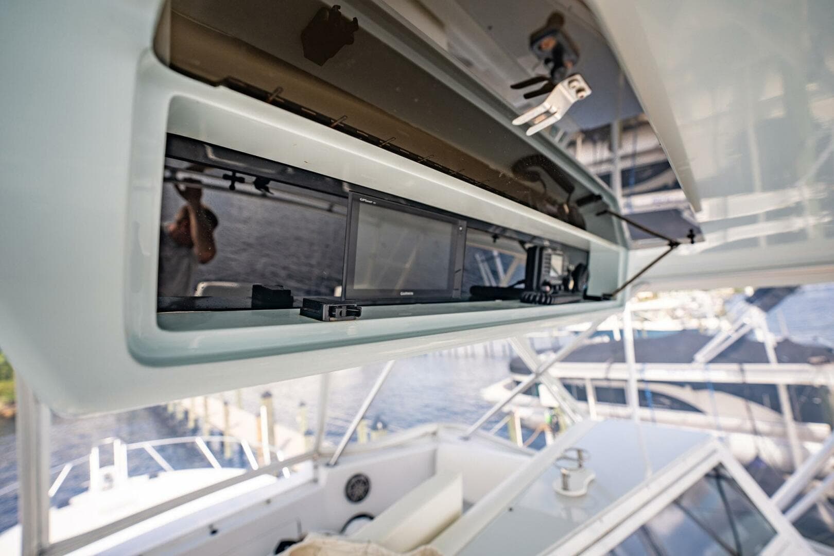 2000 Viking Conv Sport Fisher — photo 47