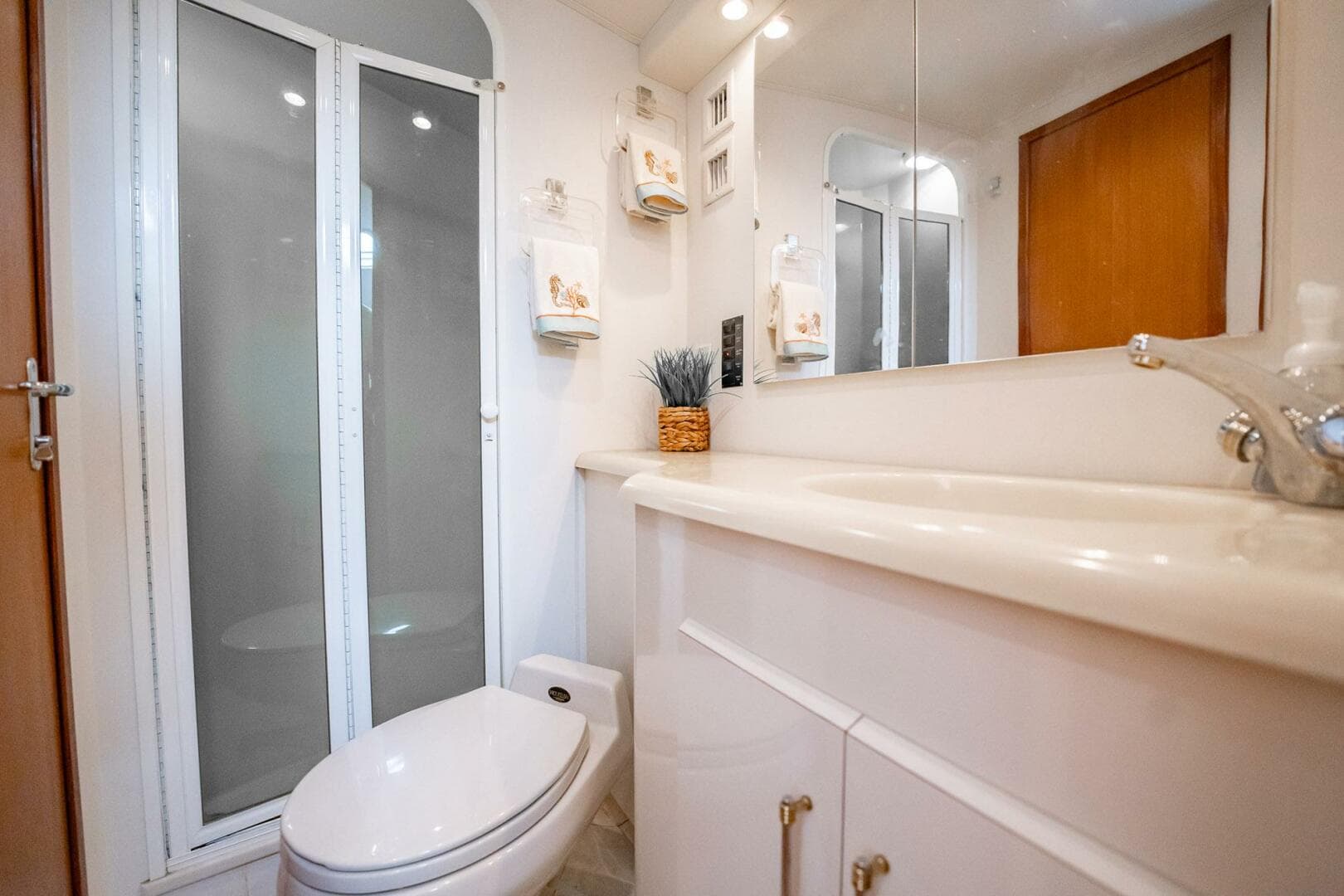 2000 Viking Conv Sport Fisher — photo 31