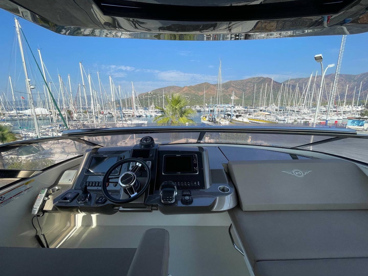 2013 Marquis 630 Sport — photo 28