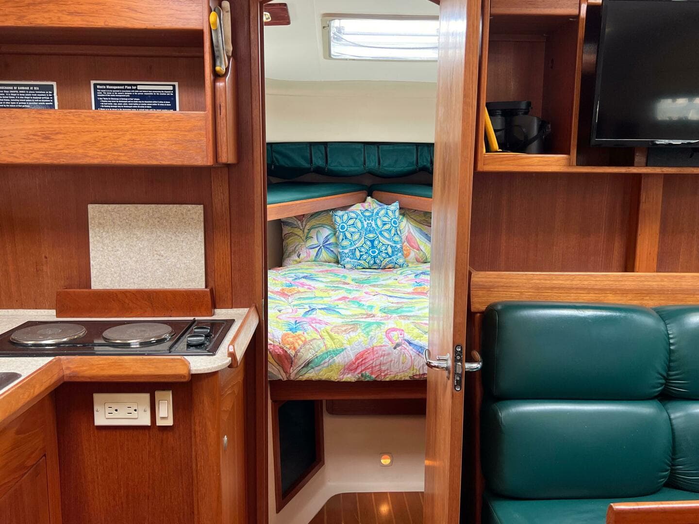 2000 Mainship Pilot 34 — photo 17