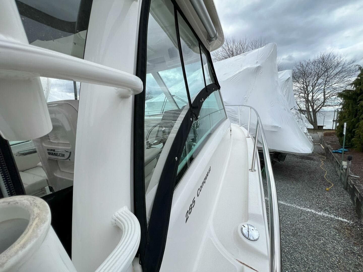 2017 Boston Whaler 285 Conquest — photo 8