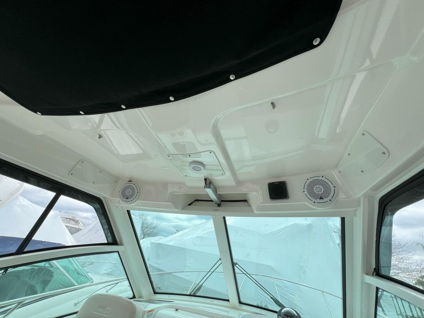 2017 Boston Whaler 285 Conquest — photo 11