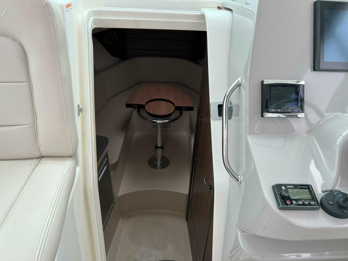 2017 Boston Whaler 285 Conquest — photo 22