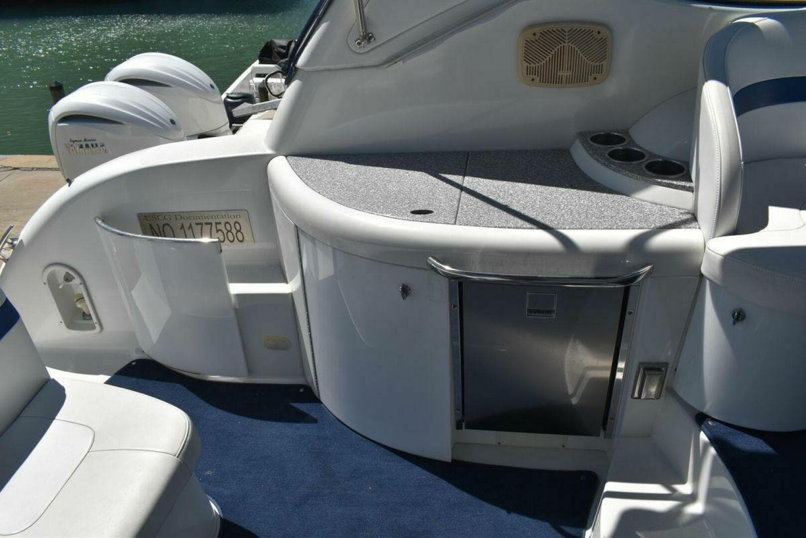 2005 Formula 37 Performance Cruiser — photo 11