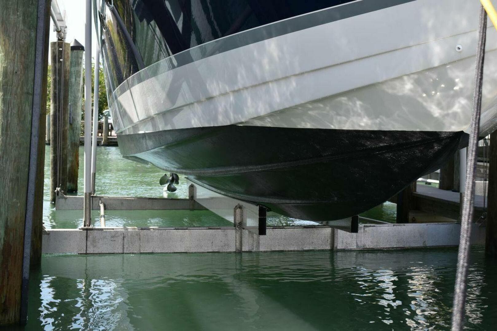 2005 Formula 37 Performance Cruiser — photo 61