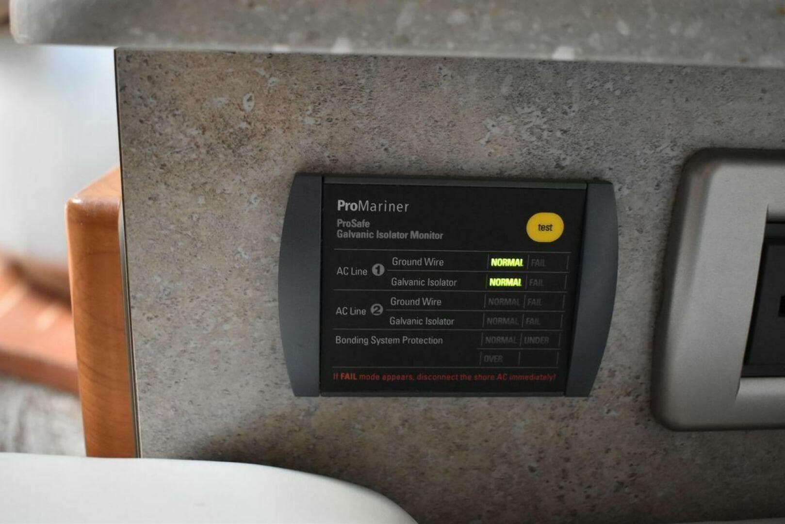 2005 Formula 37 Performance Cruiser — photo 45