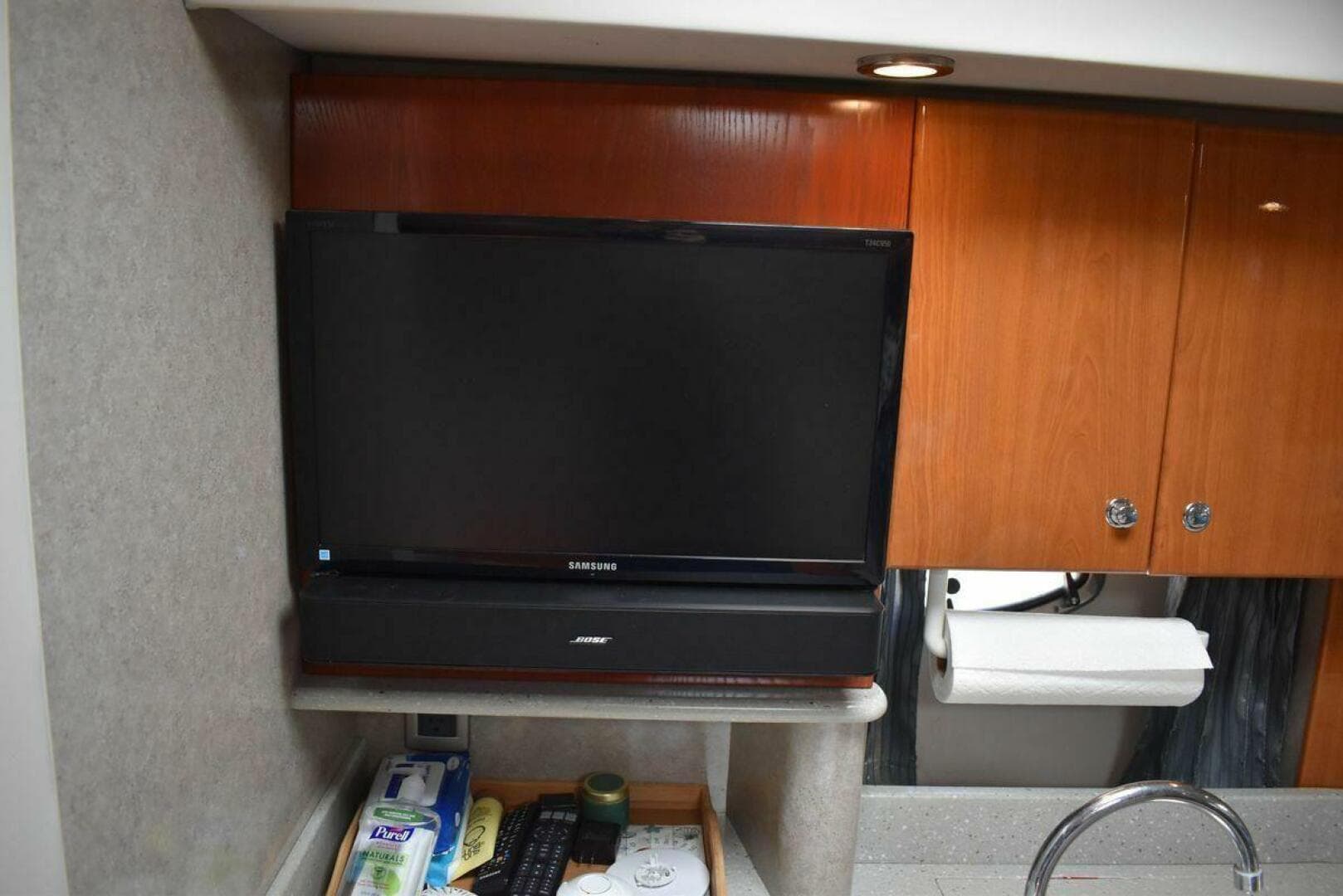 2005 Formula 37 Performance Cruiser — photo 38