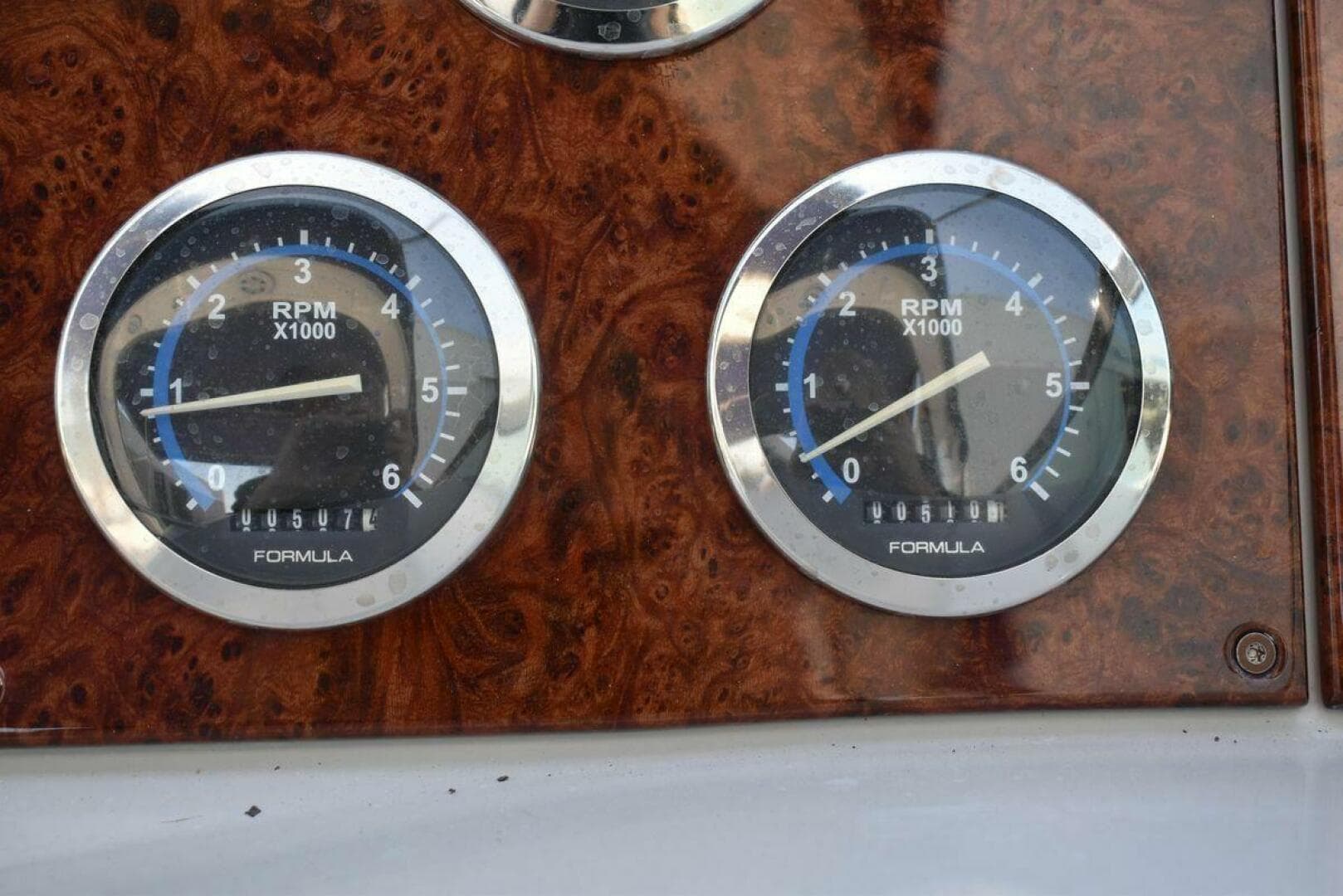 2005 Formula 37 Performance Cruiser — photo 17