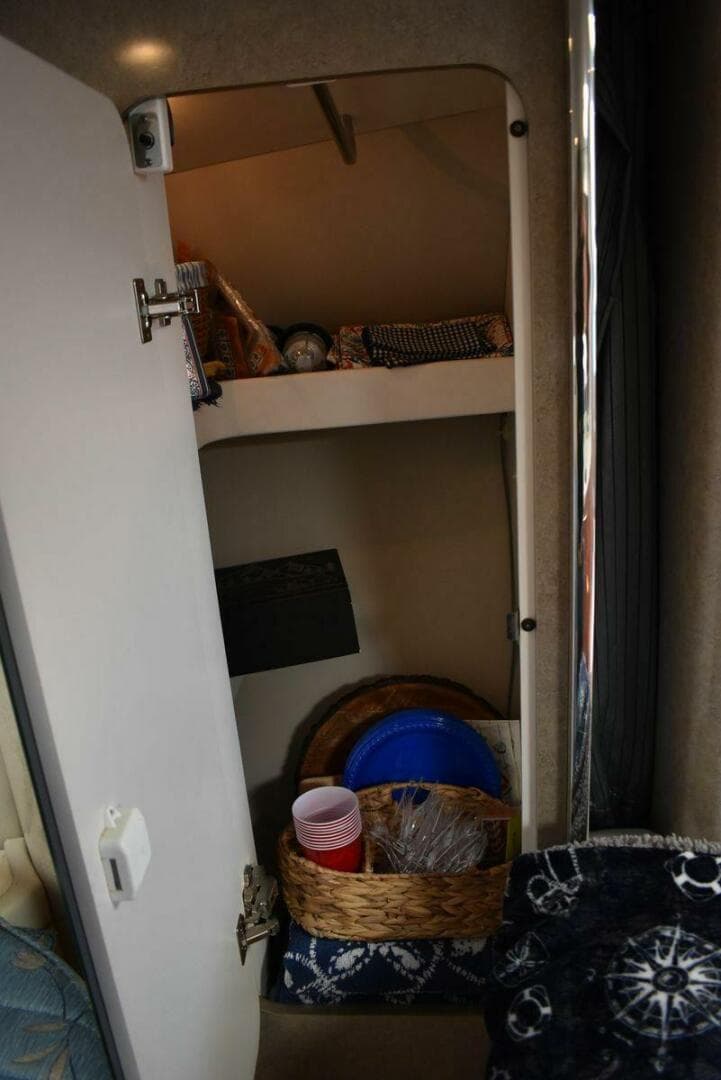 2005 Formula 37 Performance Cruiser — photo 44